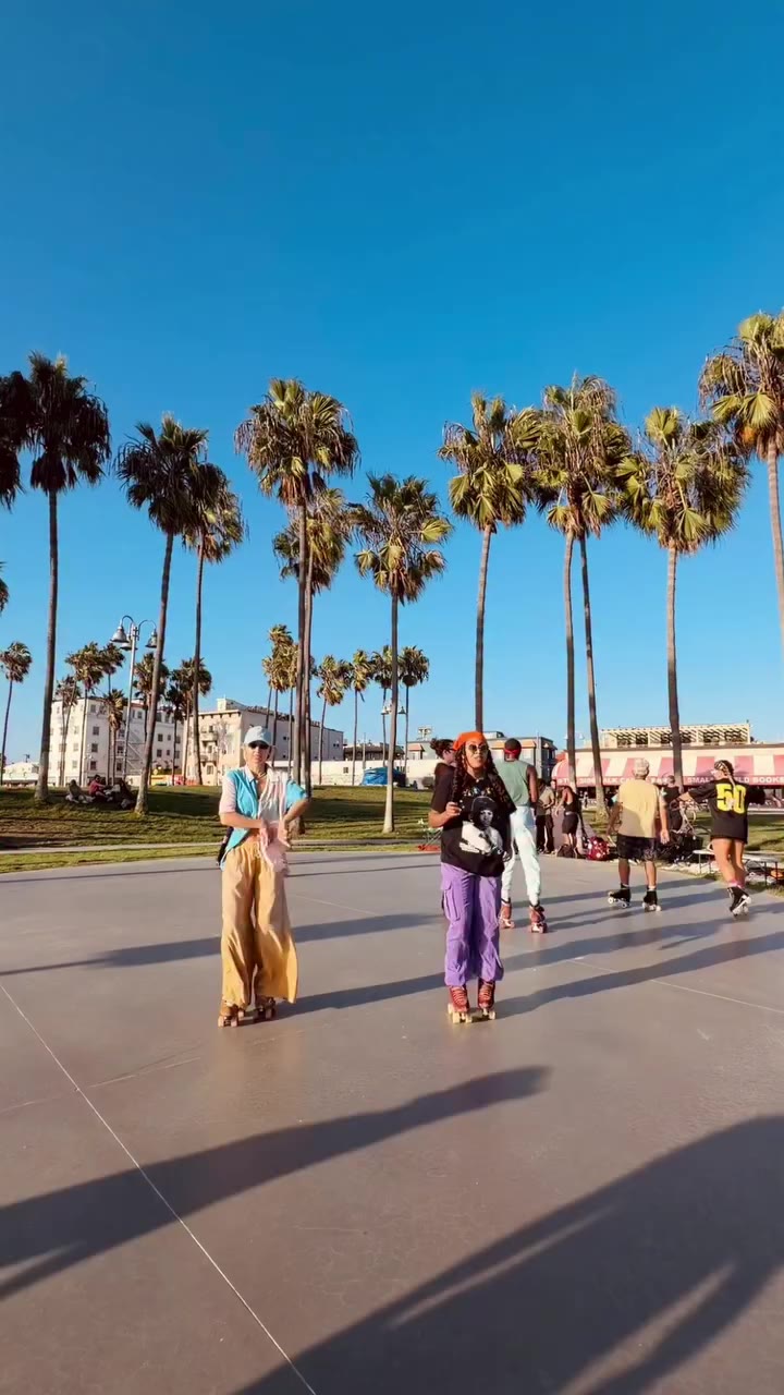 🧑‍🍳 @tatianasfly x @vchampayne ⚡️⚡️ 🤳 @morganweske #venicebeach…