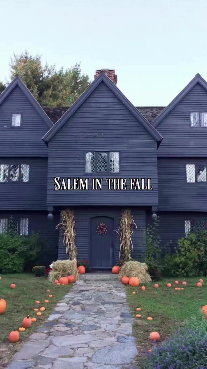 It’s the official first day of fall! 🍂 I’m wishing I was in Salem…