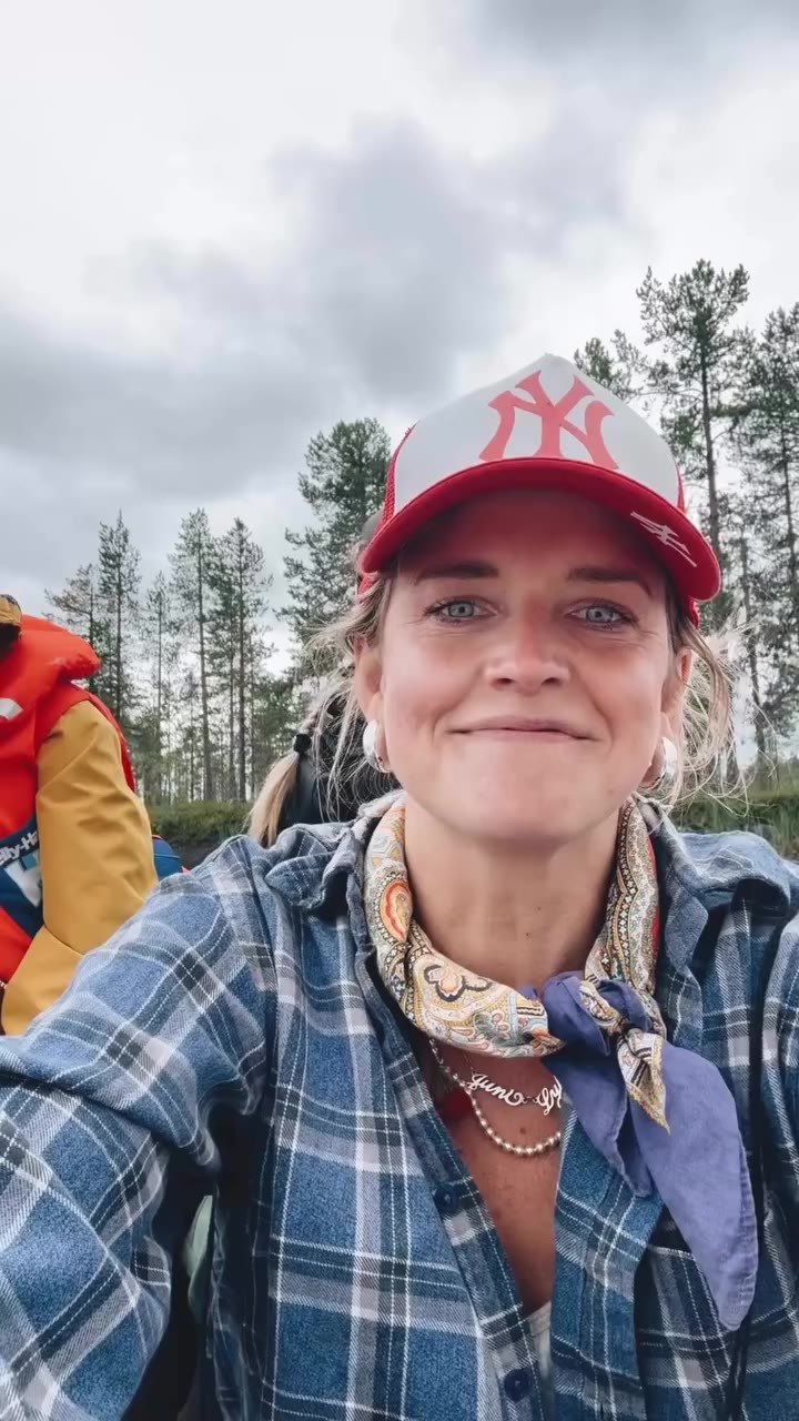 Allt är roligare tillsammans 🧡 Tänker tillbaka på veckorna i Lapplan i…