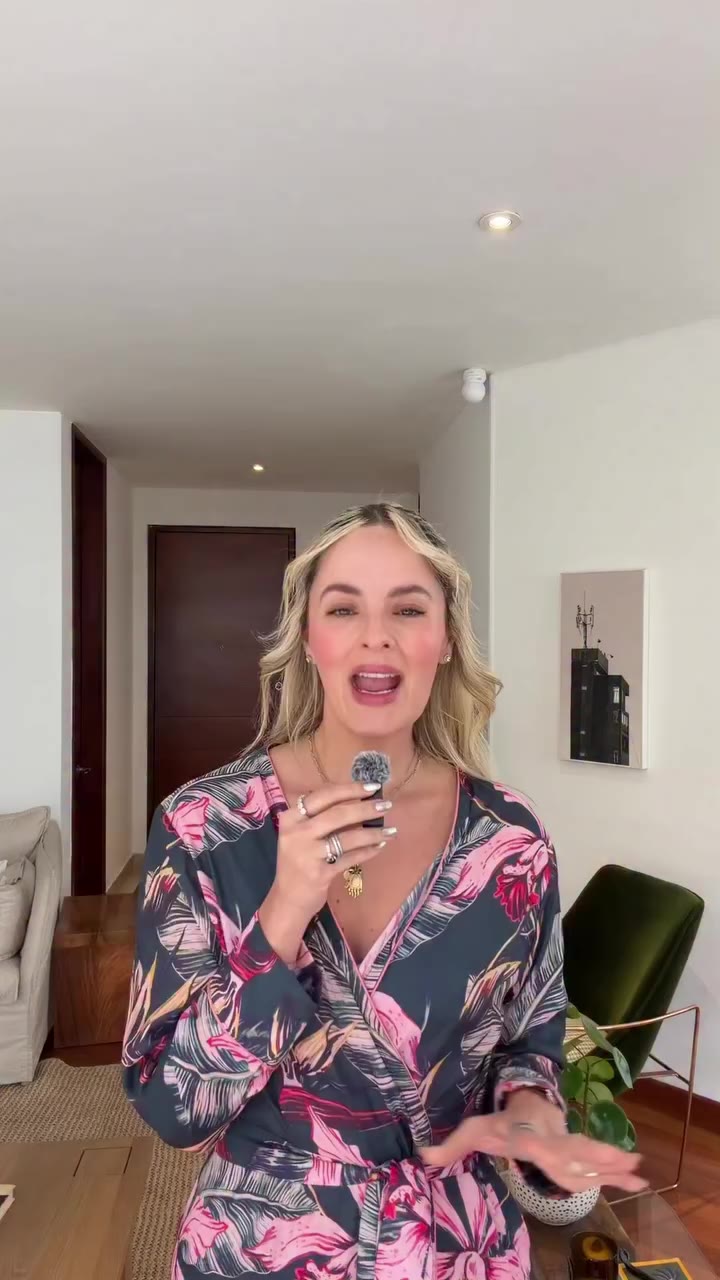 Un look monocromático puede ser simple, pero nunca tiene que verse plano. El…