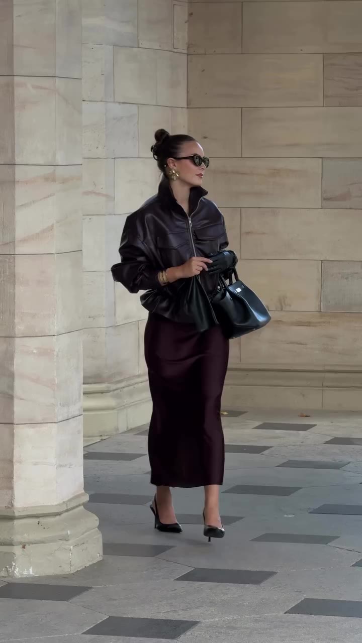 Anyone else obsessed with burgundy? Rate the look!✨🤗 #autumnfashion #burgundy…