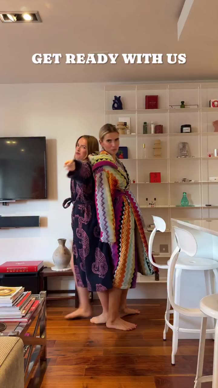 It was about time we gave our piggies a break this fashion week & slipped on…