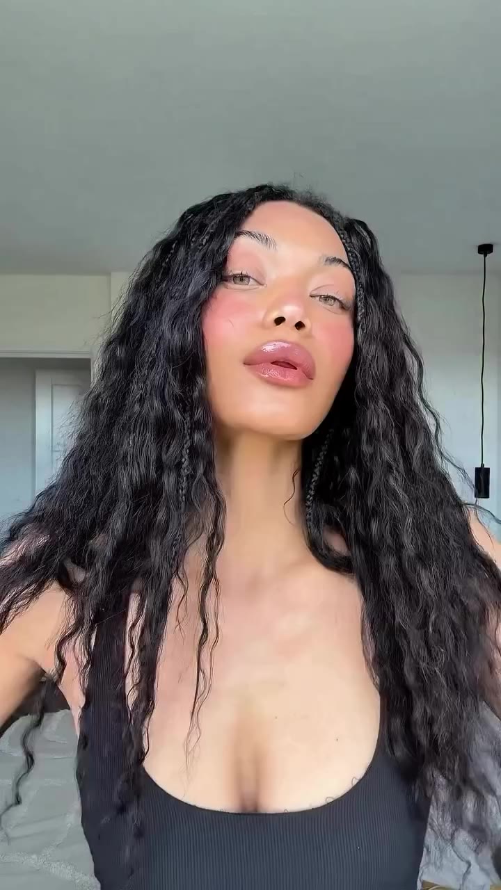@gracesmith.7 x @relbeauty ✨ #naturalmodels