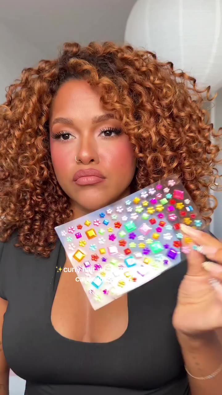 I haven’t seen a curly girl do this ✨🤏🏽 so I’ll be first for my curly girls…