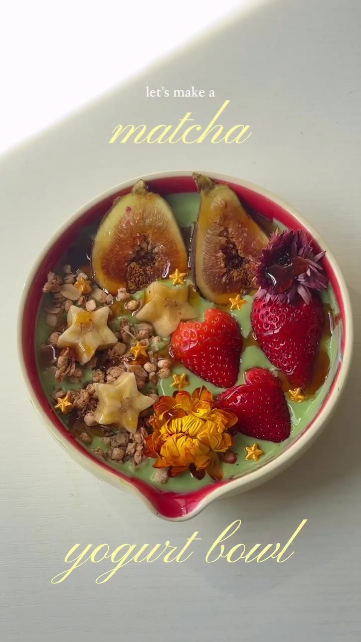waking up excited because it means making another yogurt bowl 💛💛