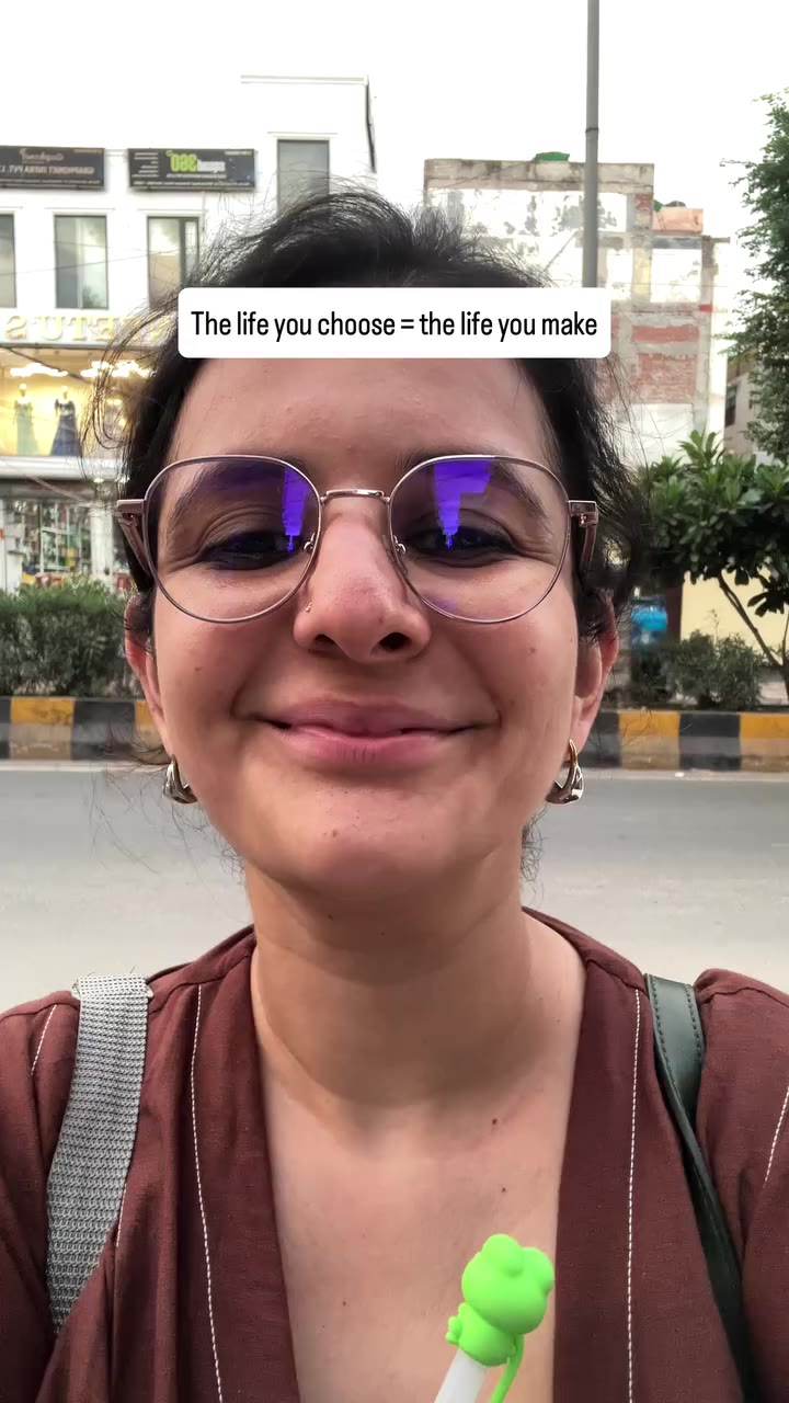 Basanti, apni hi dhun pe naachna 🤌🏽🌞🙌