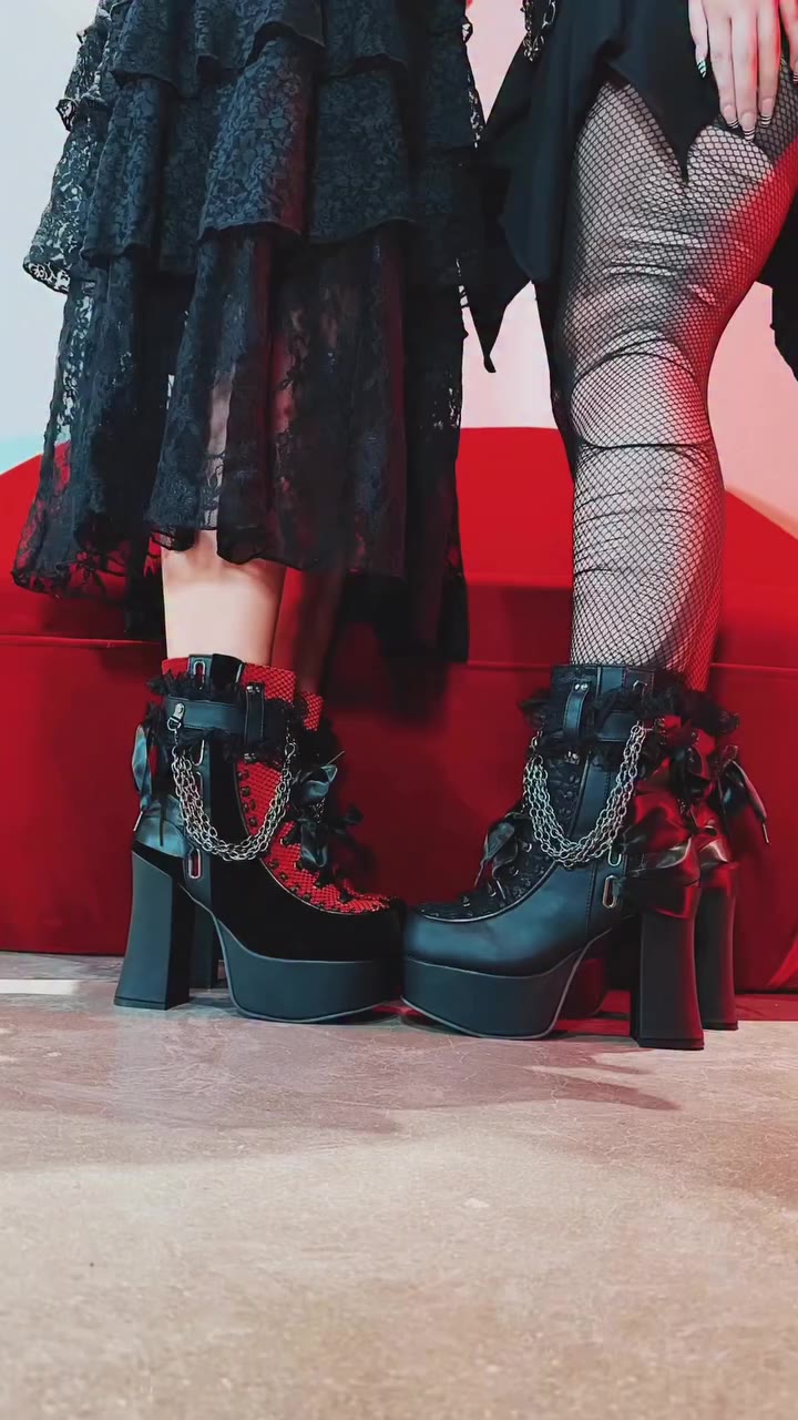 Me and who? 👁️👄👁️ it’s Autumnal Equinox and Our cult is always looking for…