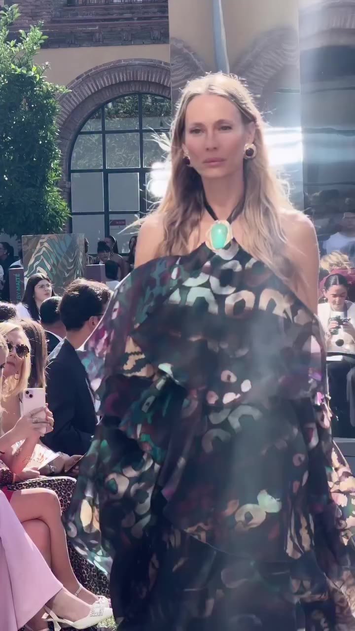 On & Off the Runway @lolacasademunt @maite.casademunt #LolaCasademunt #LolaLover