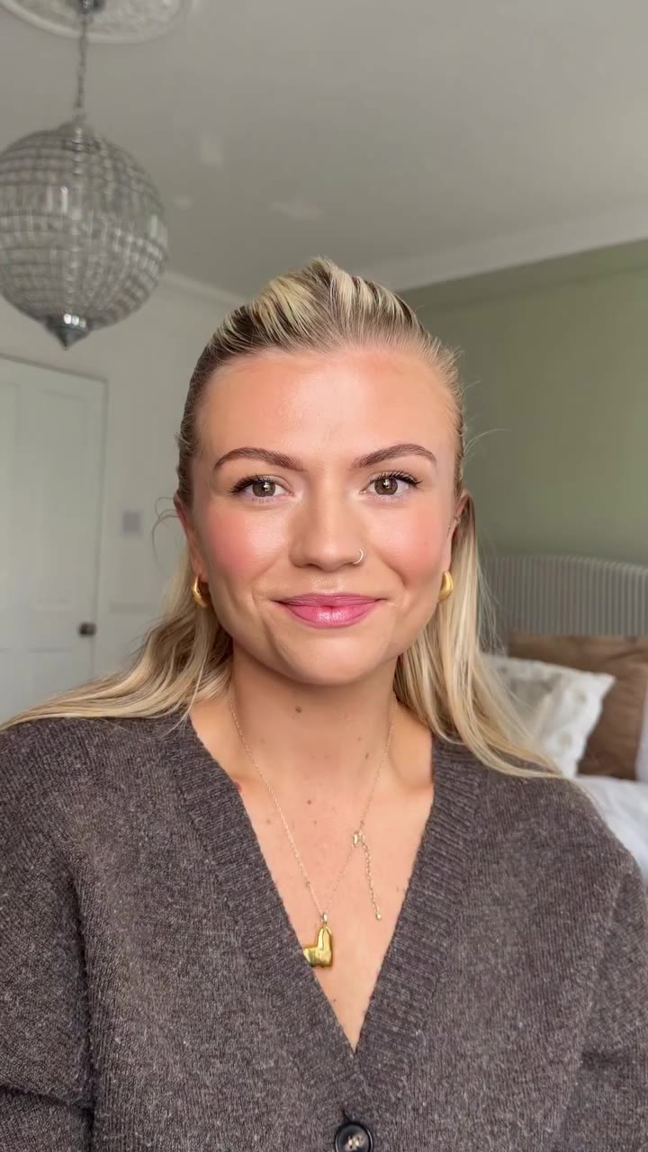 Every day glowy make up routine that takes less than 10 mins 💄 - All products…