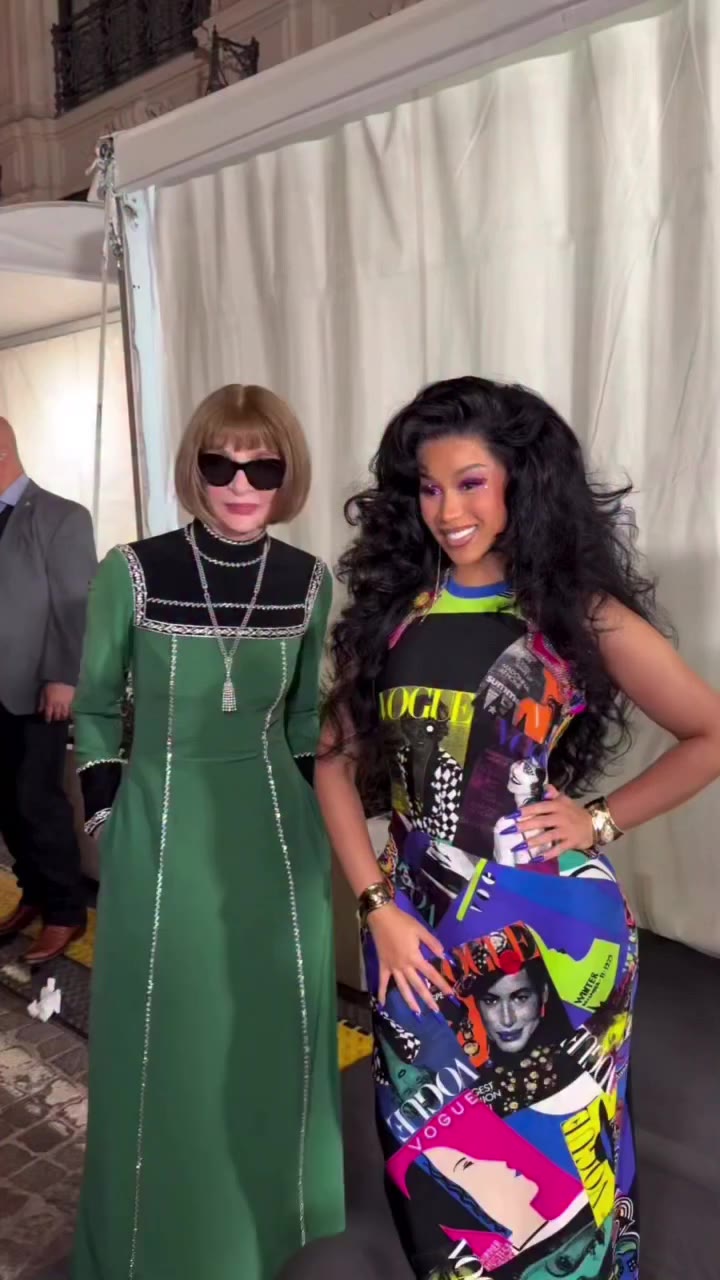 #VogueWorld: Ciao, Milano! Anna Wintour and @iamcardib backstage as the night…