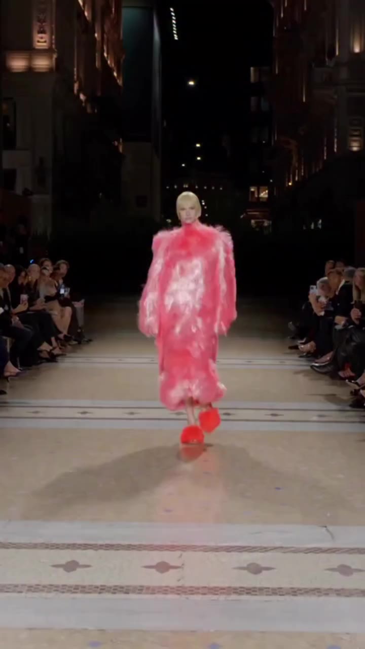 #AlexConsani took to Galleria Vittorio Emanuele II tonight for #VogueWorld…