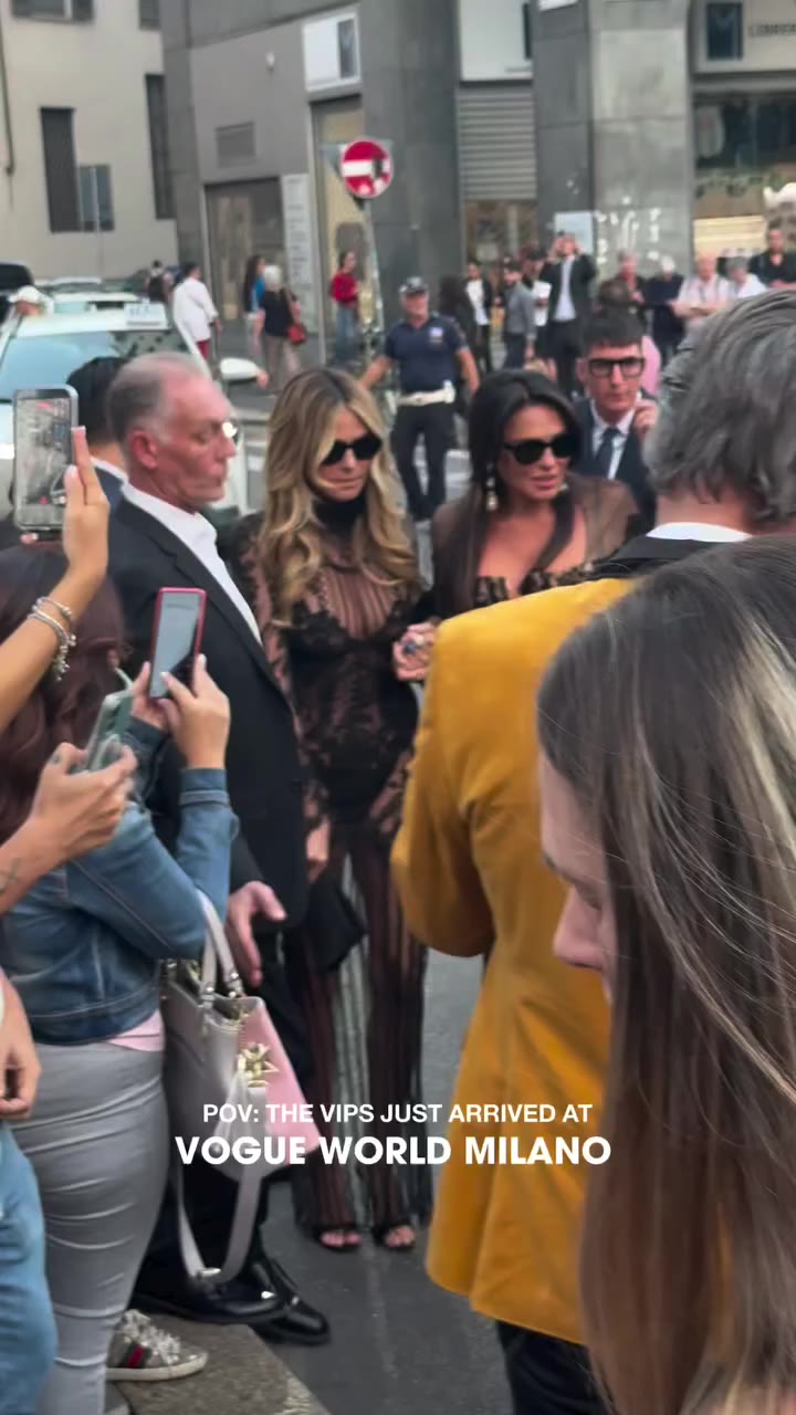 ✨ Mailand, Mode und ganz viel Glamour. Die VIPs sind bei der Vogue World…
