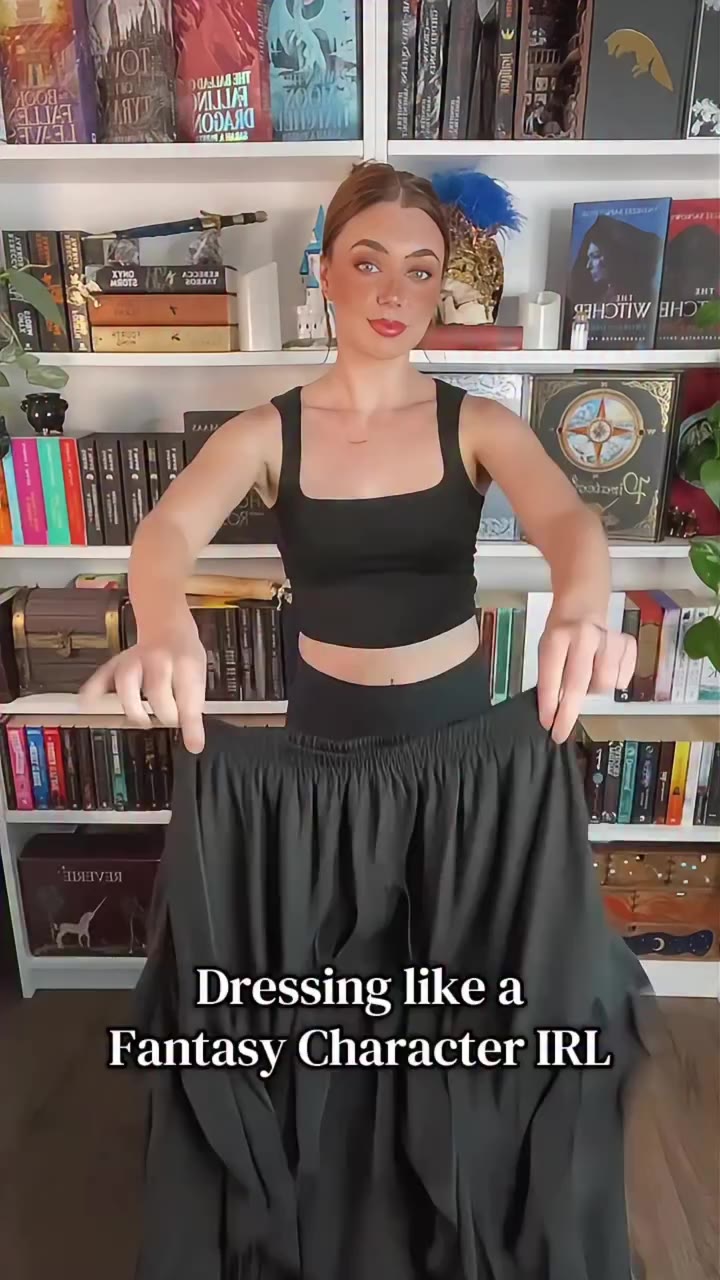 She’s a witchy 🤎✨ #witchy #witch #corset #fantasy #fantasybooks