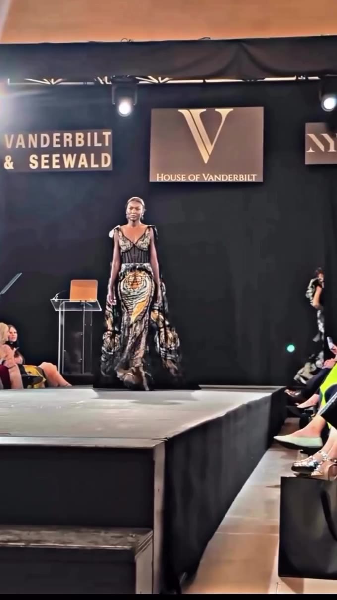 A dream collaboration on the runway 🐅✨ My artwork × Nabil Hayari couture…