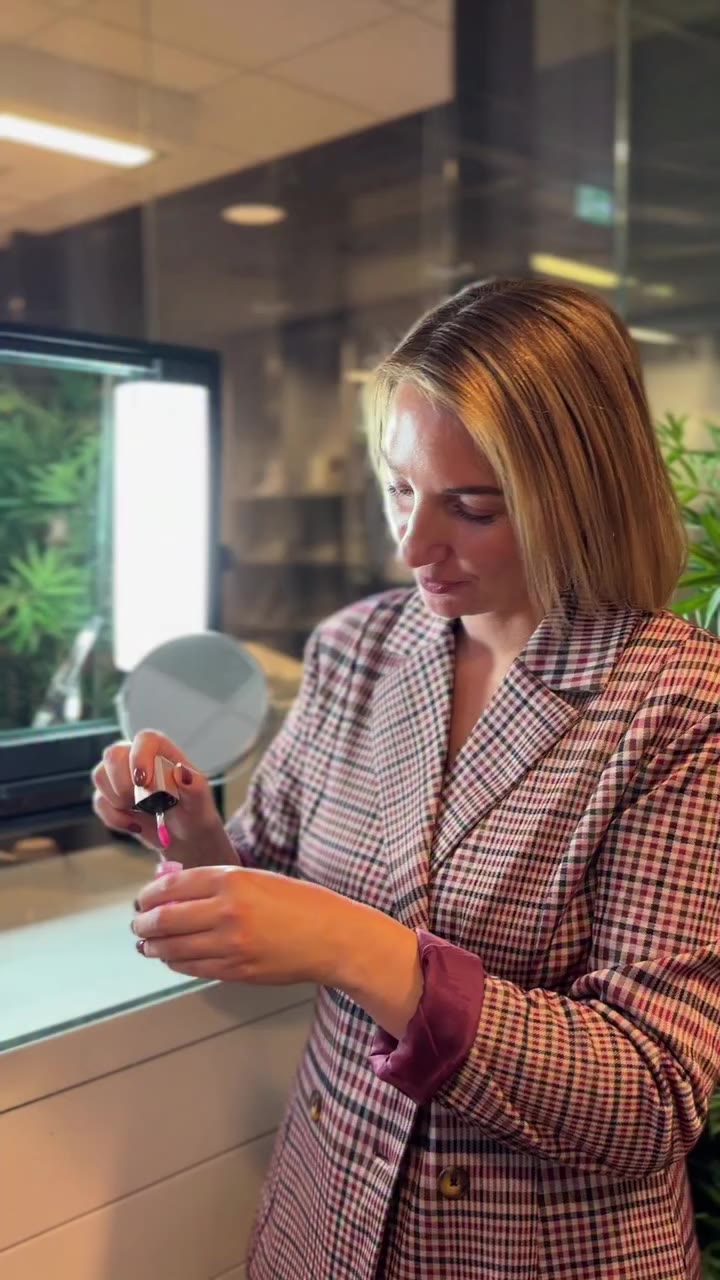 Alltid like forfriskende å komme til Skintific på Roadshow, her tester jeg en…