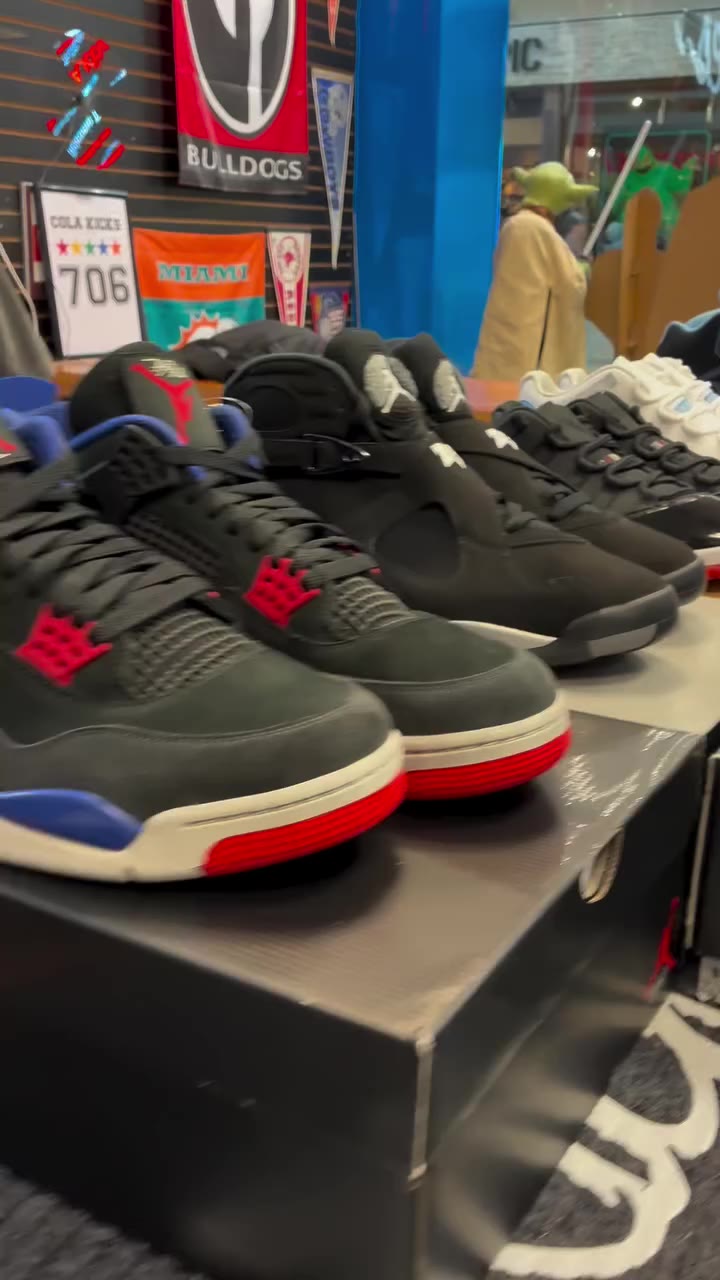 ♻️Pre owned Restock♻️ All pairs are listed on our website at Colakicks.com 💻…