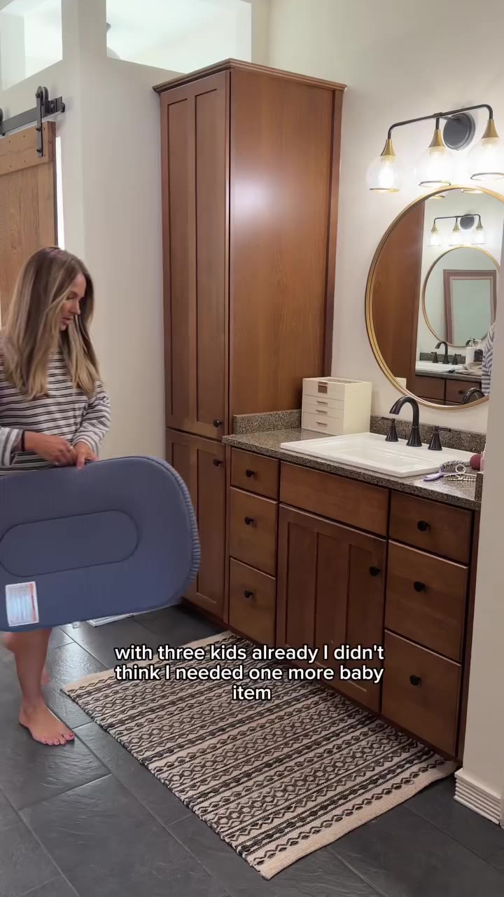Sometimes you just need two free hands. The Boppy Playtime Lounger gives your…