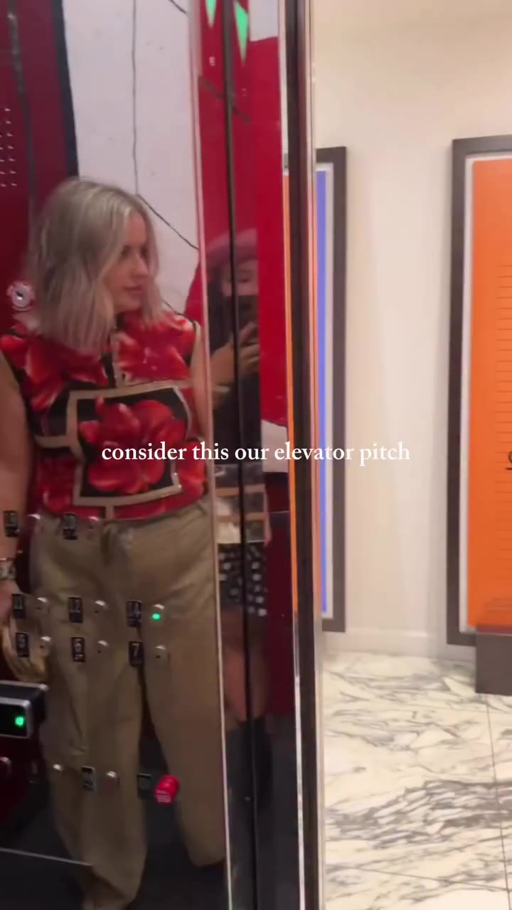when your friend IS part of the outfit👯‍♀️ @thredup @therealreal…