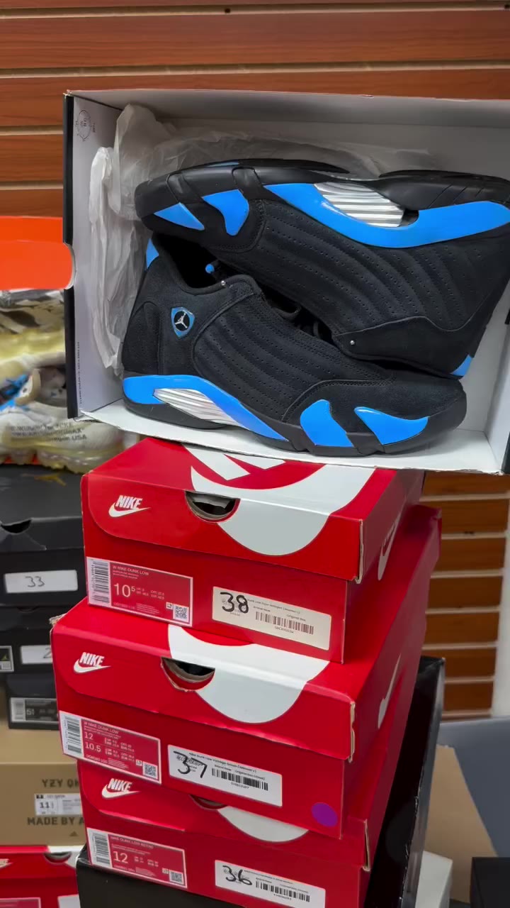 ⚠️THIS FRIDAY ON WHATNOT APP (09/25) 1:30 PM⚠️ Over 60+ pairs starting at $1…