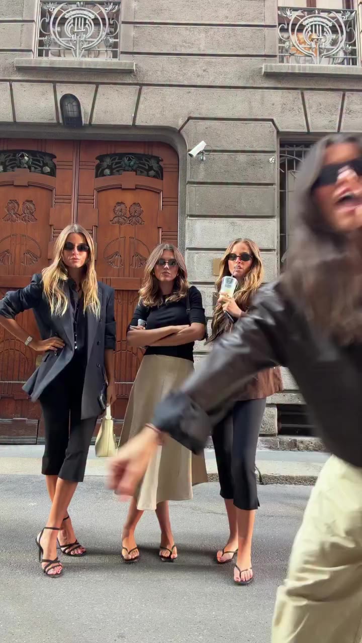 un día normal con mis amigas JAJAJAJAJA estamos en Milán fashion week!!!!!…