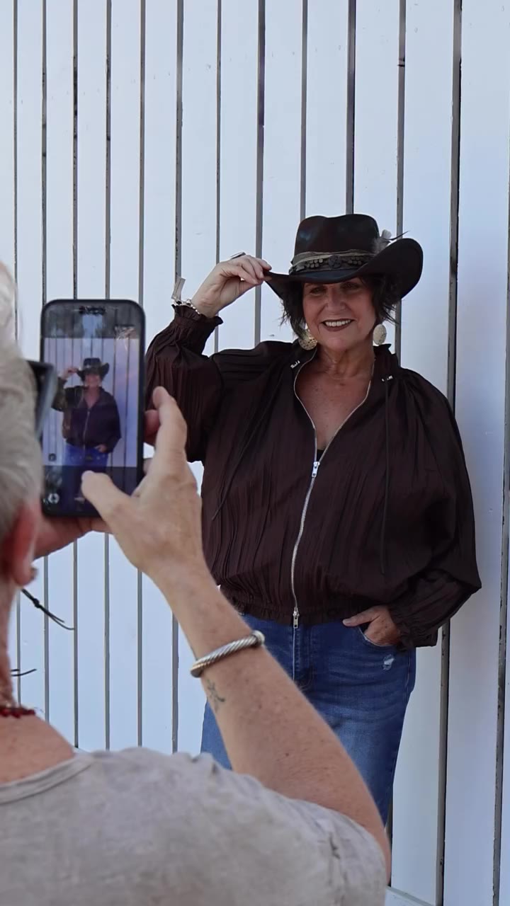 We got some fun behind-the-scenes clips from our latest photo shoot with Ilene…