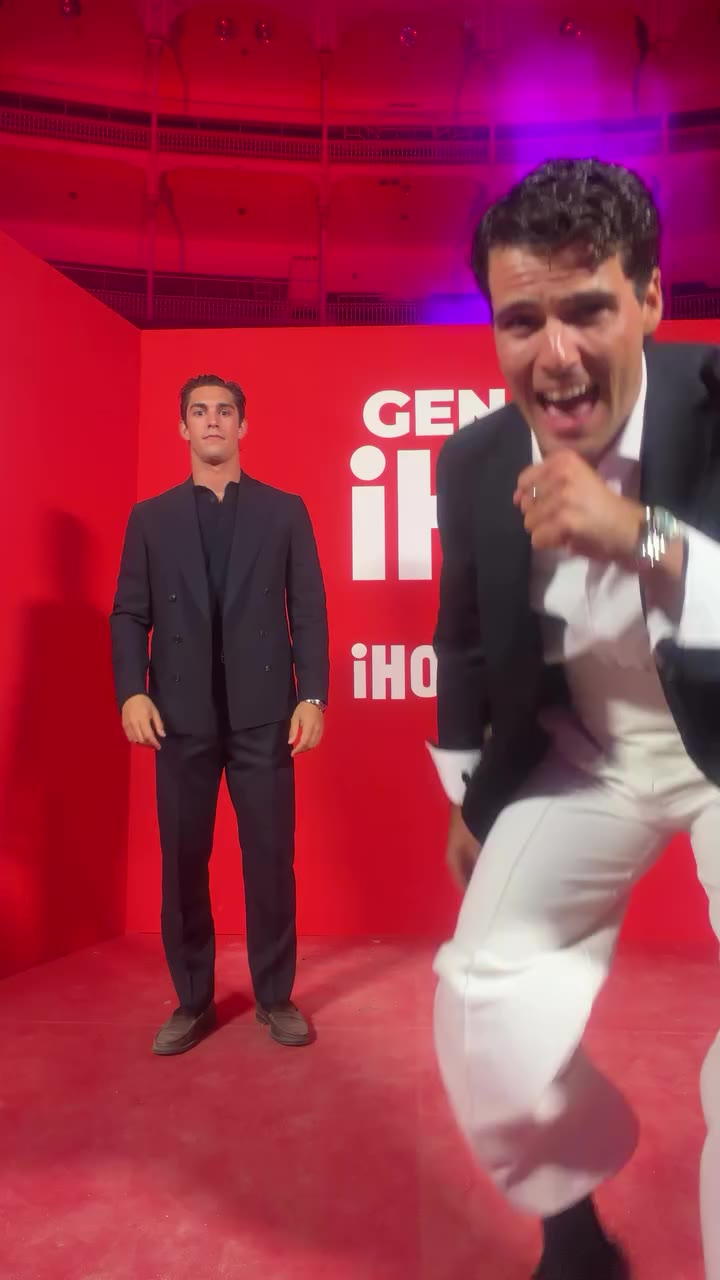Los premios #GenH de @holacom con @scalperscompany muy bien but… Who has it…