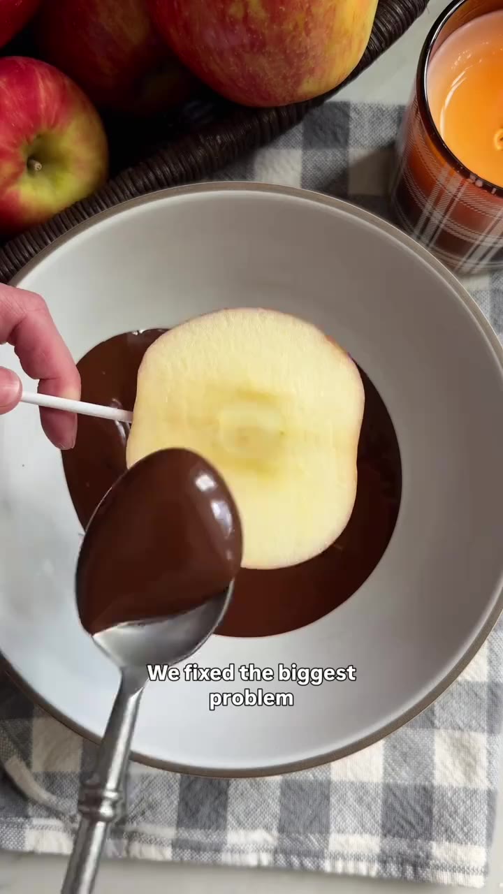 Chocolate-covered apple slices = the after-school snack we want in on. 🍎🍫…
