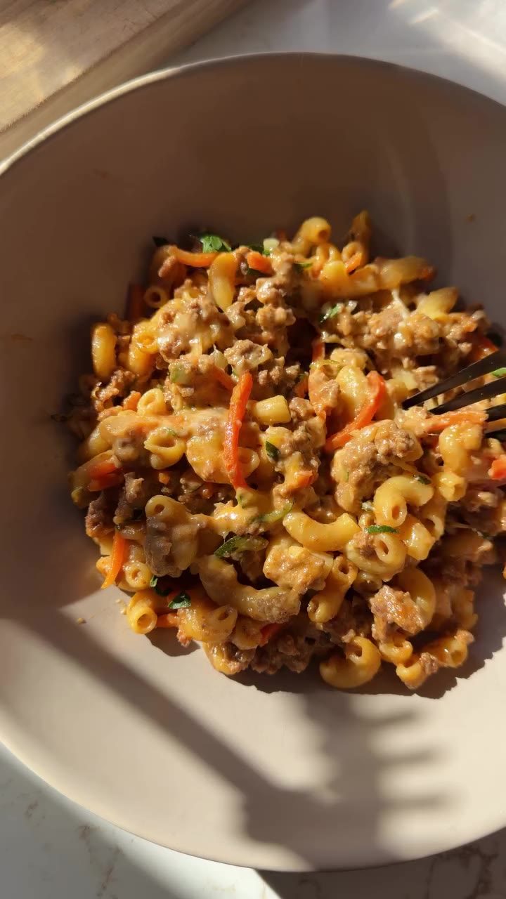 Got zucchinis to use up? Try this High Protein One Pot Hamburger Helper 💪🏻 1…