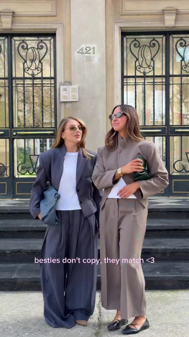 Besties don’t copy, they match 🤝🏻 Matching sets @josefinalira.cl