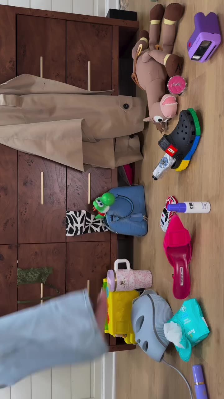 Mother of 3️⃣ It really can’t get more real than this… beautiful chaos. 🤍…