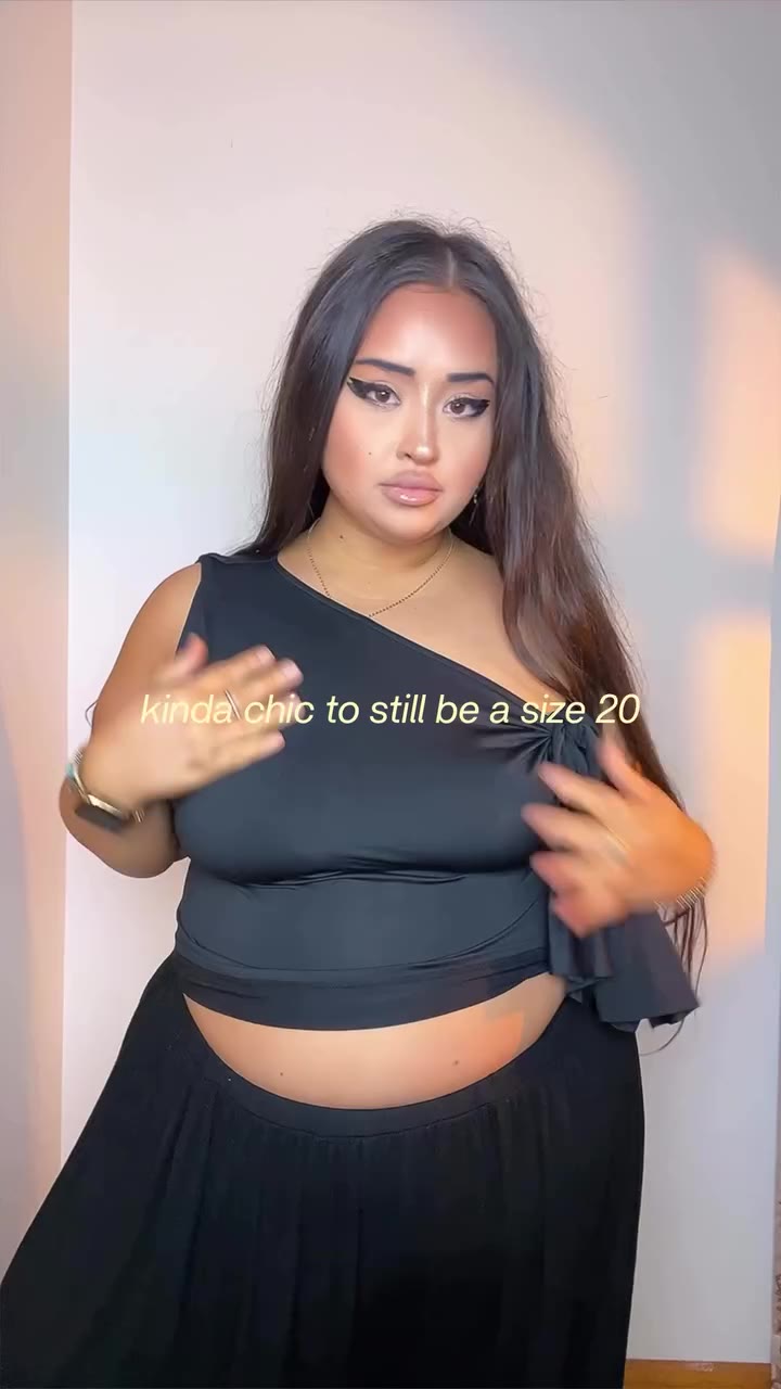 @FashionNovaCurve 🍁 happy first day of fall! ✨🖤 🔍 “newest obsession satin…
