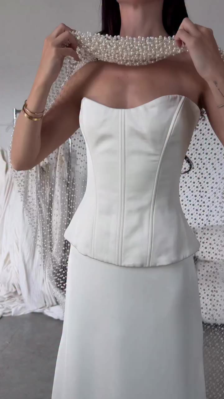 Consider this our official love letter to the dropped waist ❤️ Alba pairs a…