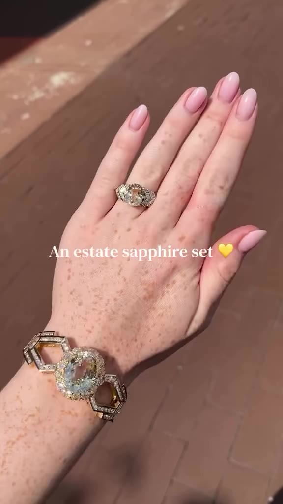 These yellow sapphire pieces are perfect for a September baby! 💛