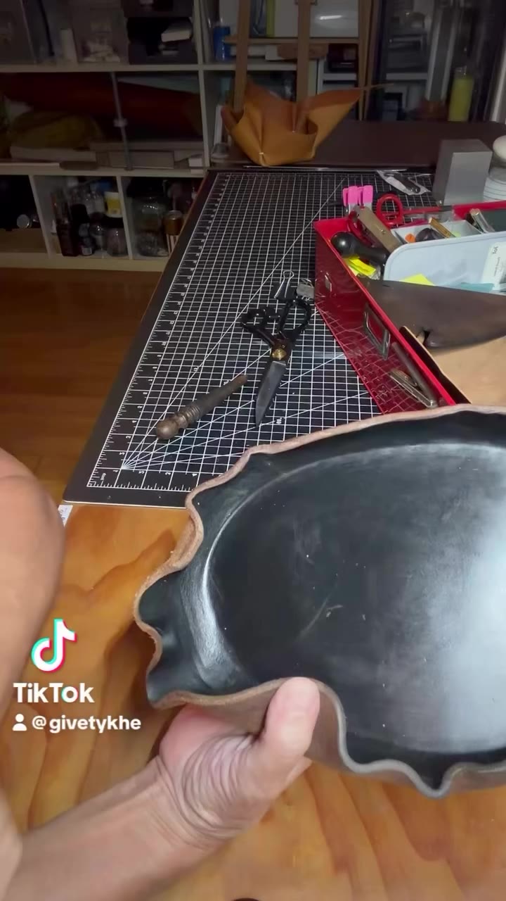 New Project #LeatherCraft #LeatherWork #HandmadeLeather #LeatherProject…