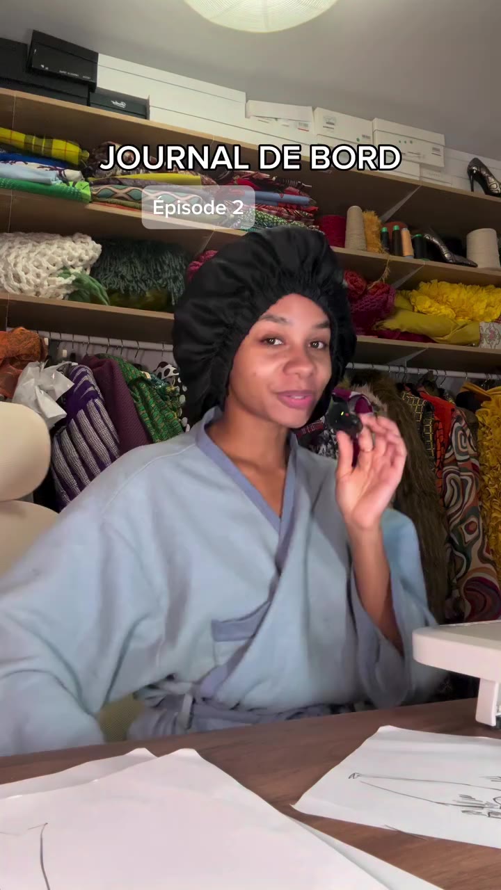 Je commence enfin les créations à 5j du début de la Fashion Week 🙌🏽…