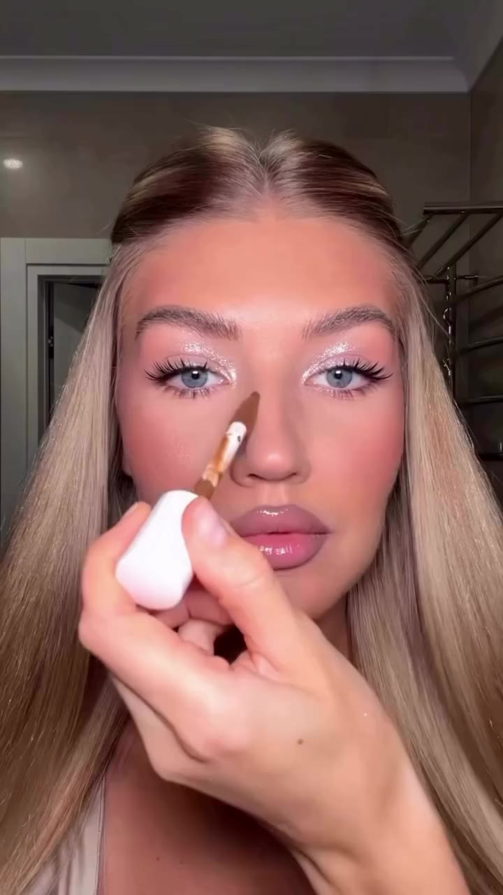 Your guide to the perfect nose contour 👃 Save @zaytseva.ek’s tutorial now to…