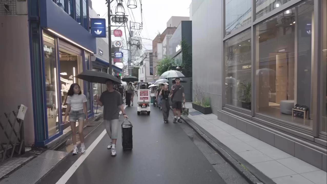 Another quick stop in Tokyo 🇯🇵 Made my way over to Basement in Harajuku to…