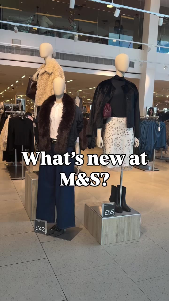 🍁 A QUICK WALK THROUGH M&S 🍁 Sarah and I headed in to find our favourite…