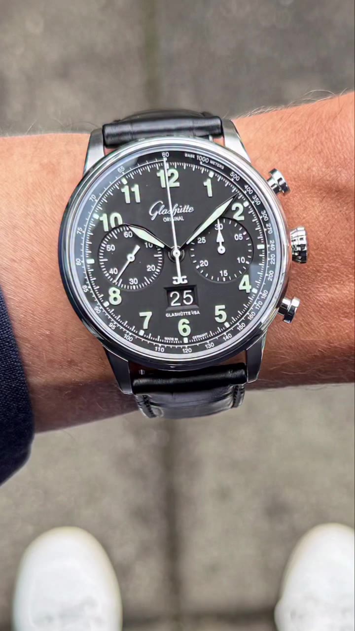 Flieger or dresser? With the new Glashütte Original Senator Chronograph, the…