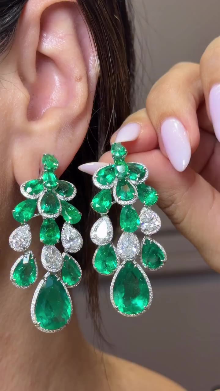Excellence of emeralds combined with diamonds, timeless elegance 💚 #emerald…