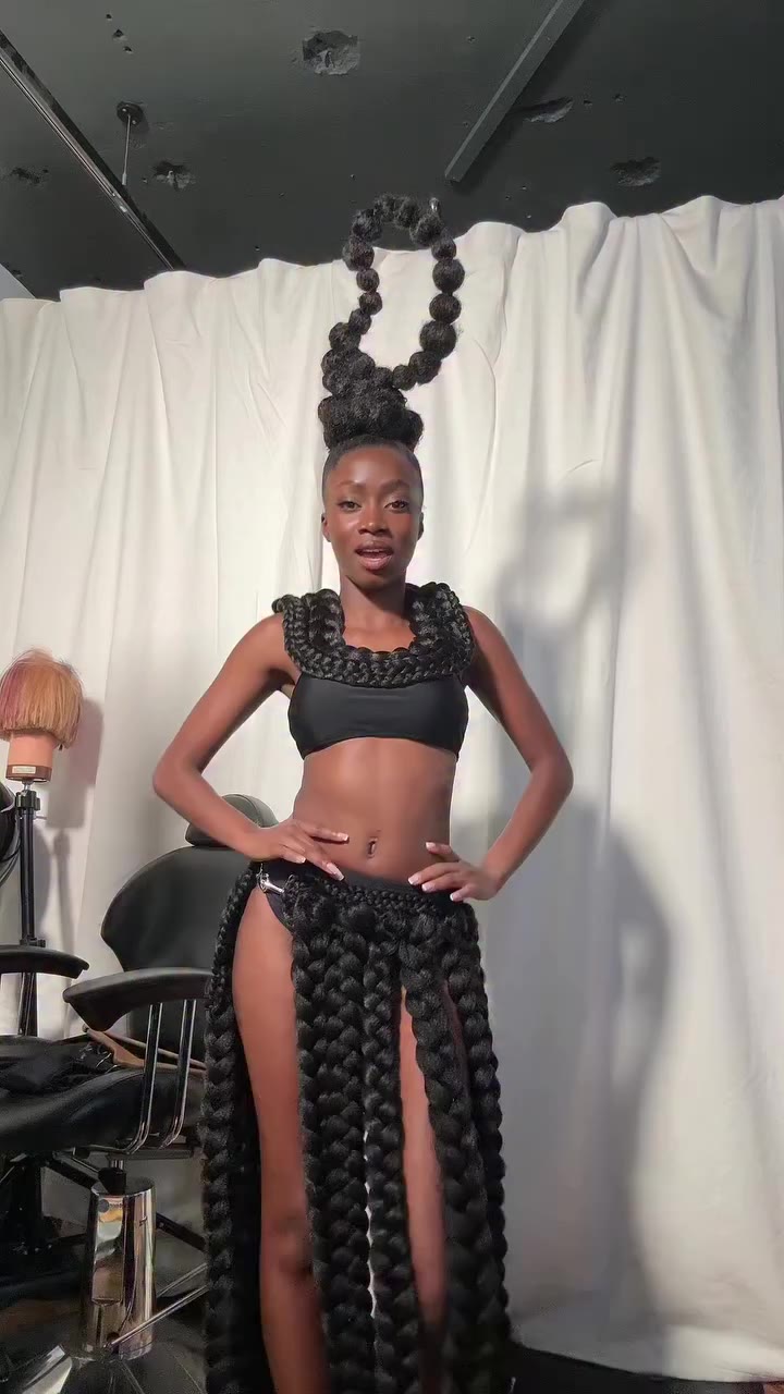 It doesn’t get bigger than Beyoncé😌🤭 Such a blessing to walk in the hair…