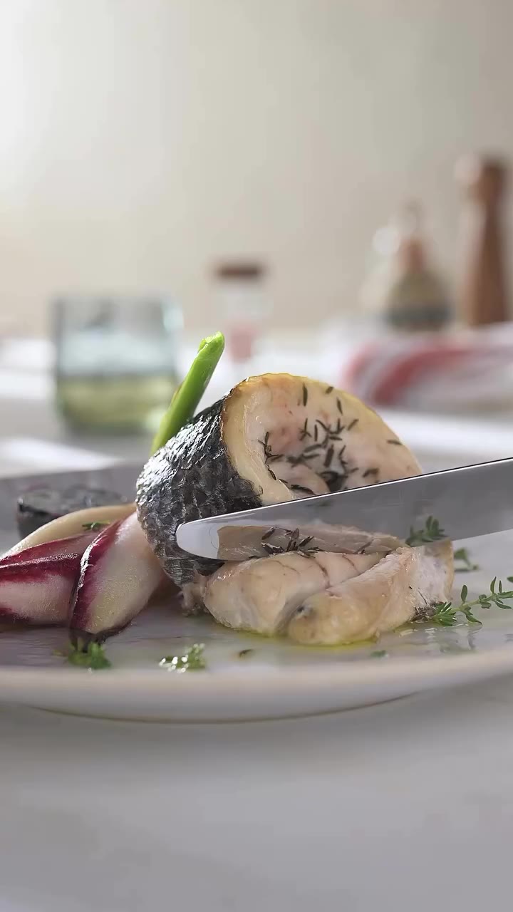 Lubina al horno 🐟 Descubre esta receta fácil e ideal para preparar y…