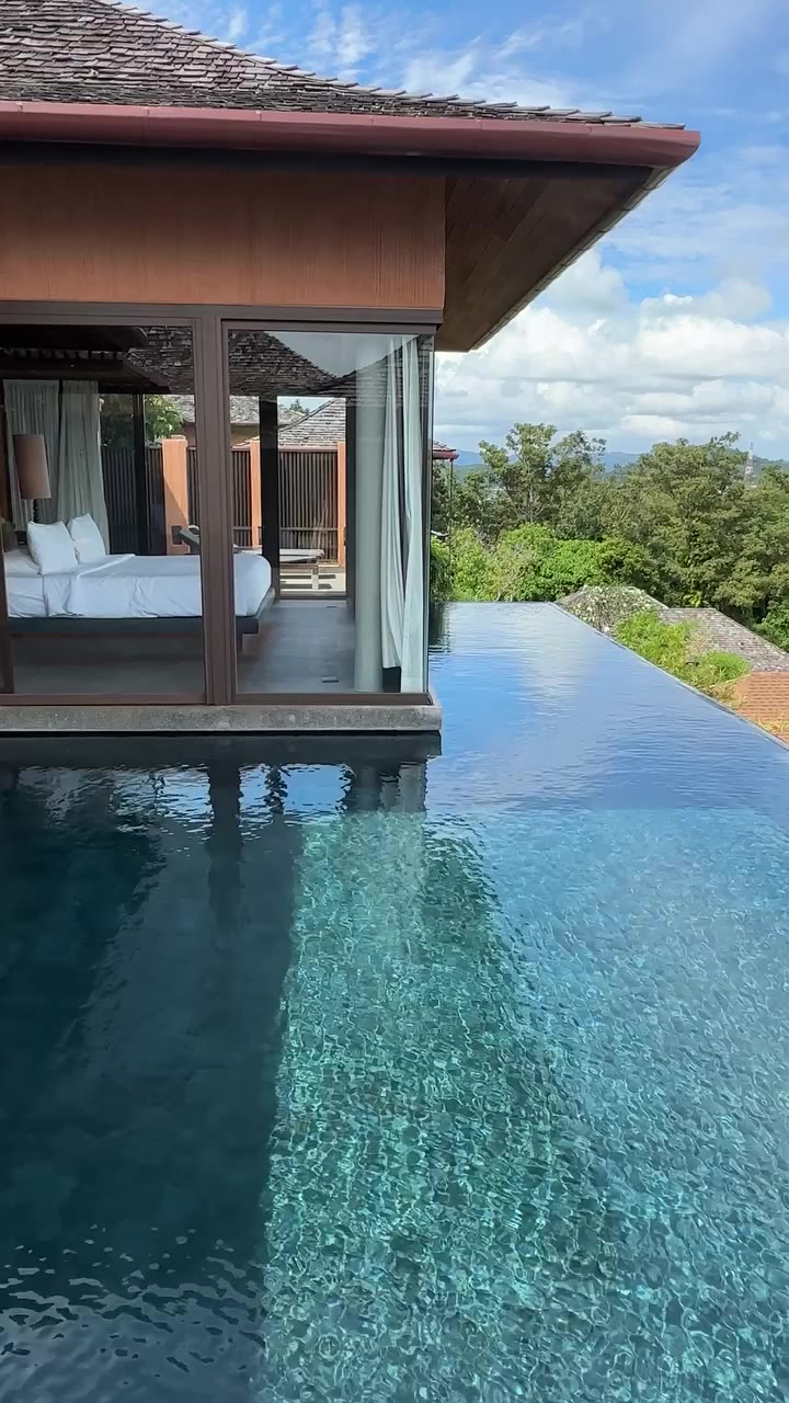 Does this hotel room have the best views in all of Phuket? 👆 Head to the link…