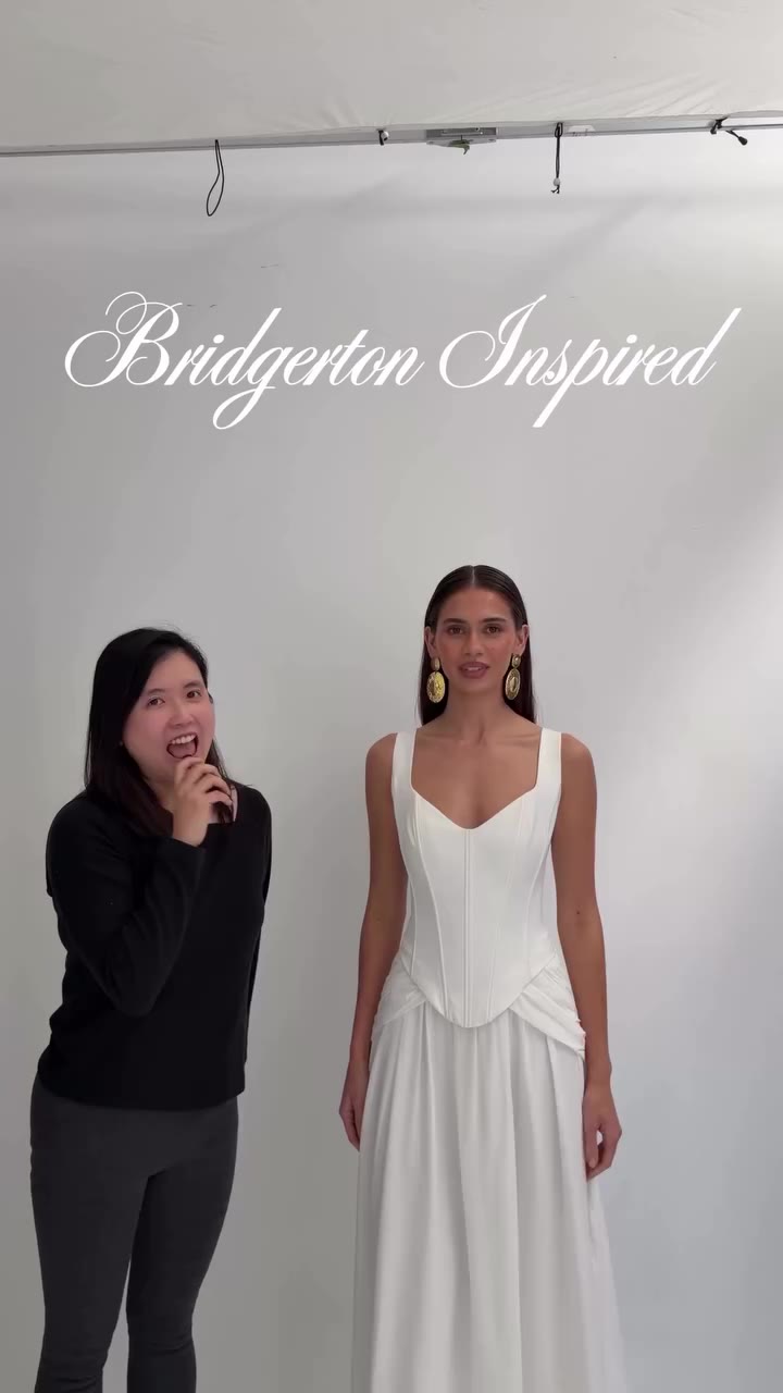 Don’t we all want to be transported into a Bridgerton ballroom? 🪽 Pauline is…
