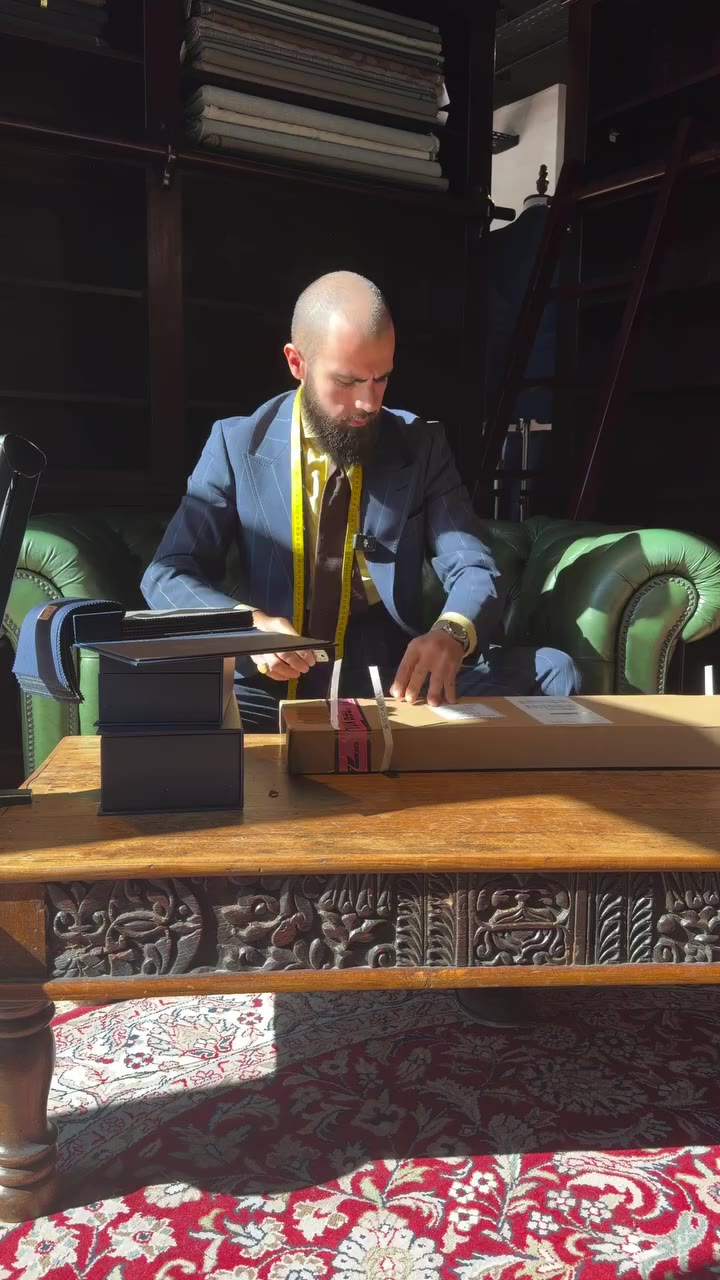 Unboxing new Packages from @vitalebarberiscanonico1663 & @scabal Ab sofort bei…