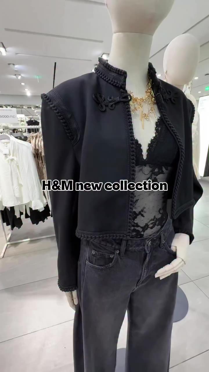 ladies, run to @hm now ‼️🛍️🏃🏻‍♀️