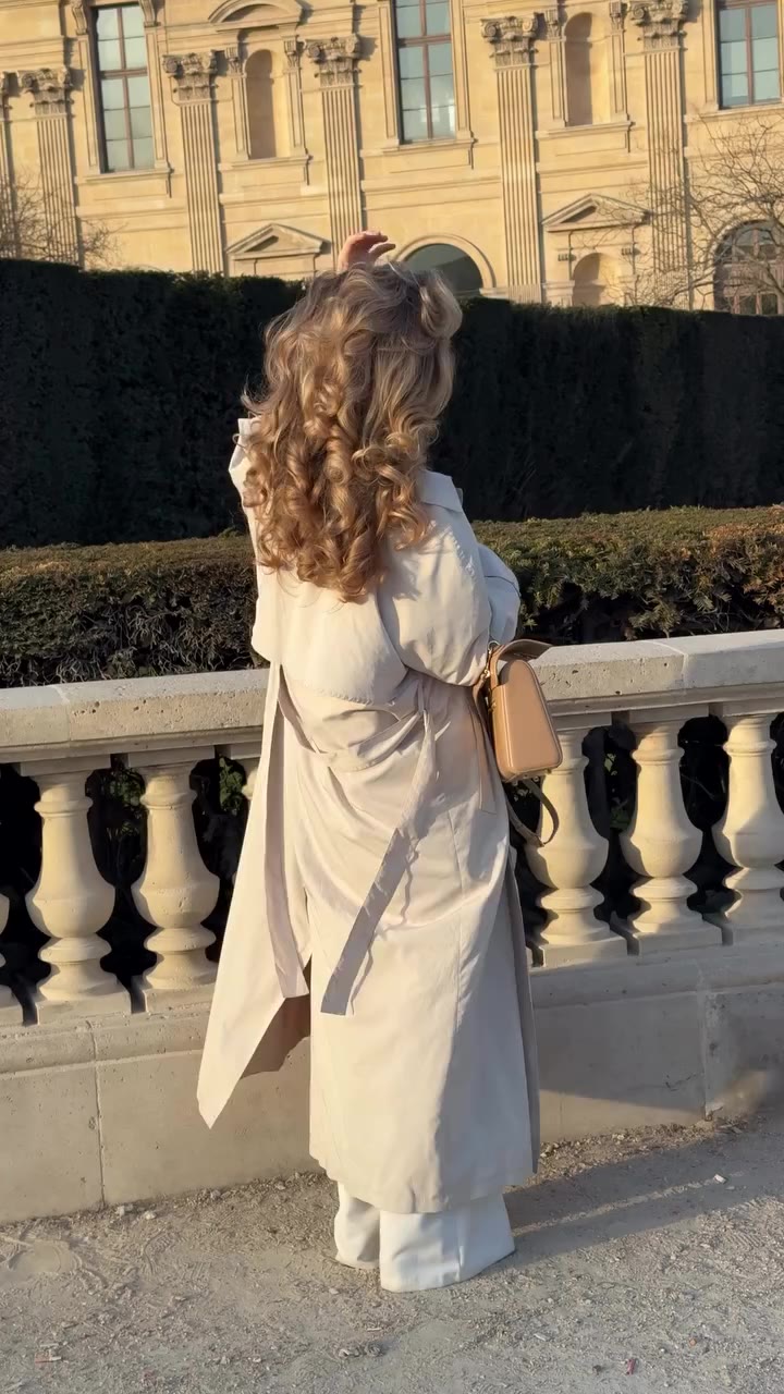 We call it ‘je ne sais quoi’ #parisienne #parisianstyle #falloutfit…