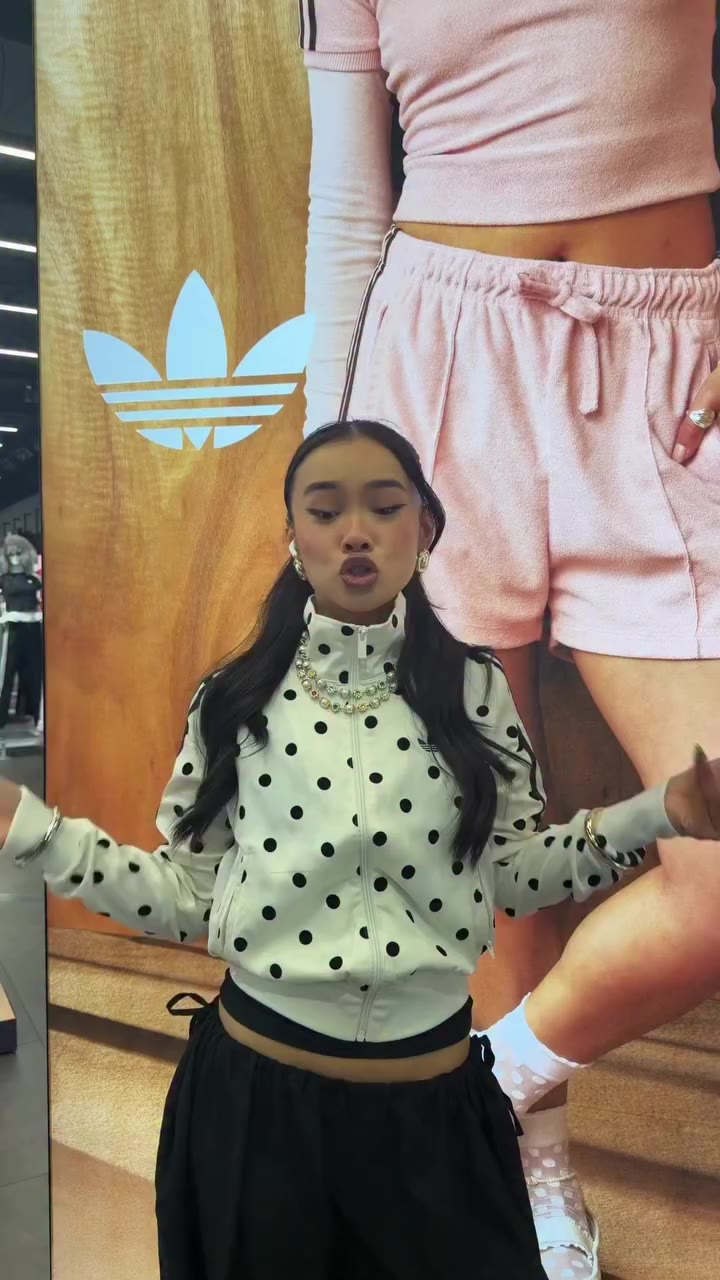 EEEEK 😝 @jdsportsau @adidasau