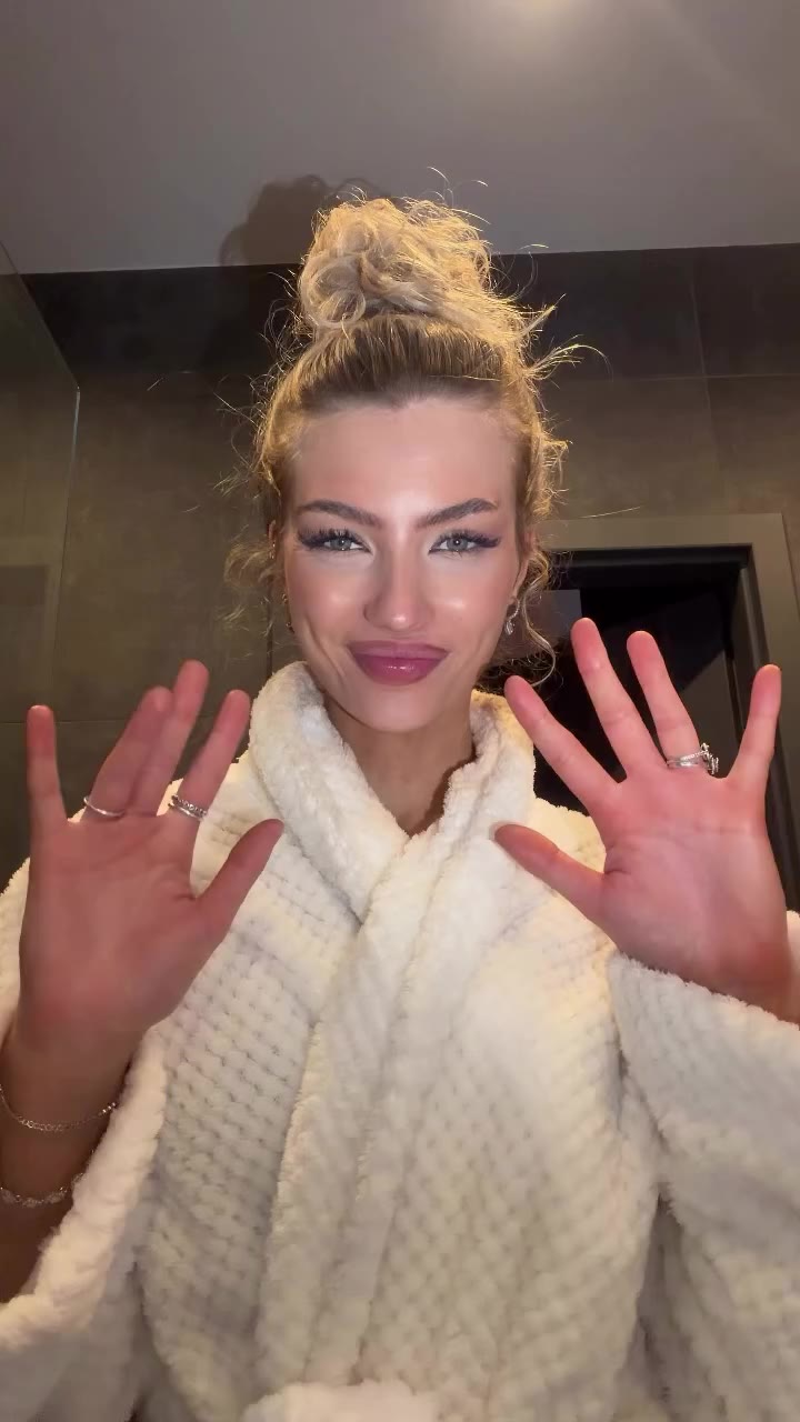 szybkie ,,get unready with me’’ 🧖‍♀️wraz z ostatnio moimi ulubionymi…