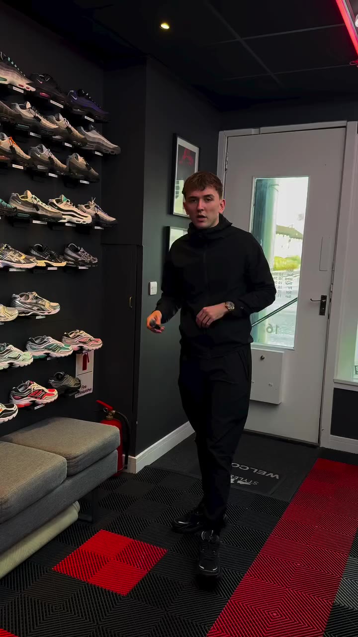 Come have a look around Style Swap 👀 Fresh trainers, full sets, jackets, tees…